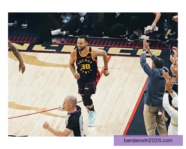 库里复出再次推迟已连续缺阵25场但仍未放弃常规赛回归希望