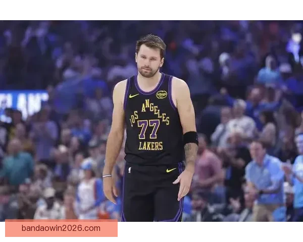 东契奇腿筋重伤或赛季报销湖人冲击季后赛前景蒙上阴影